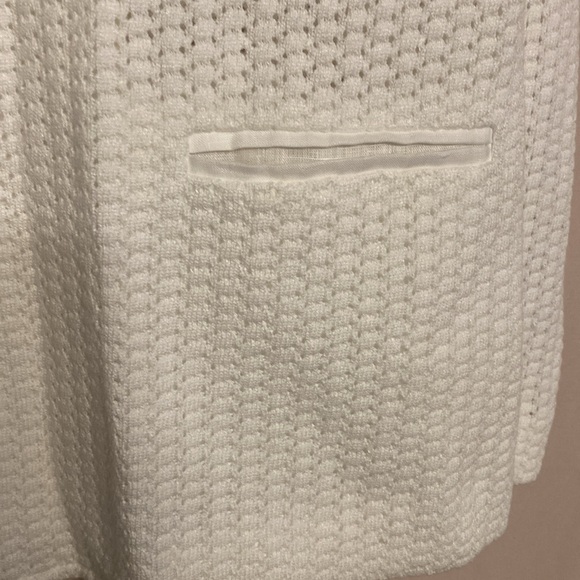 Amina Rubinacci Made in Italy Knit Two Button Blazer. Size 46 Color White - Picture 4 of 10